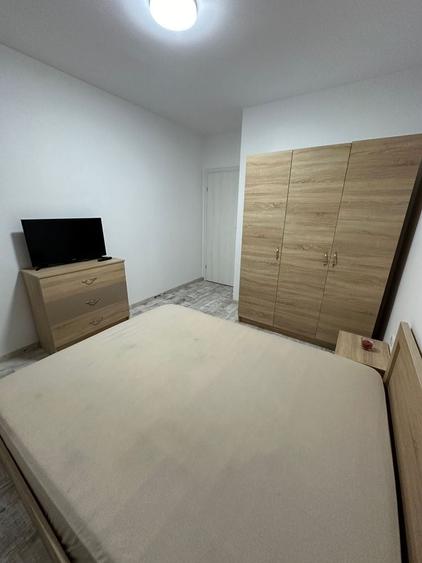 Apartament cu 2 camere decomandat în Roșu