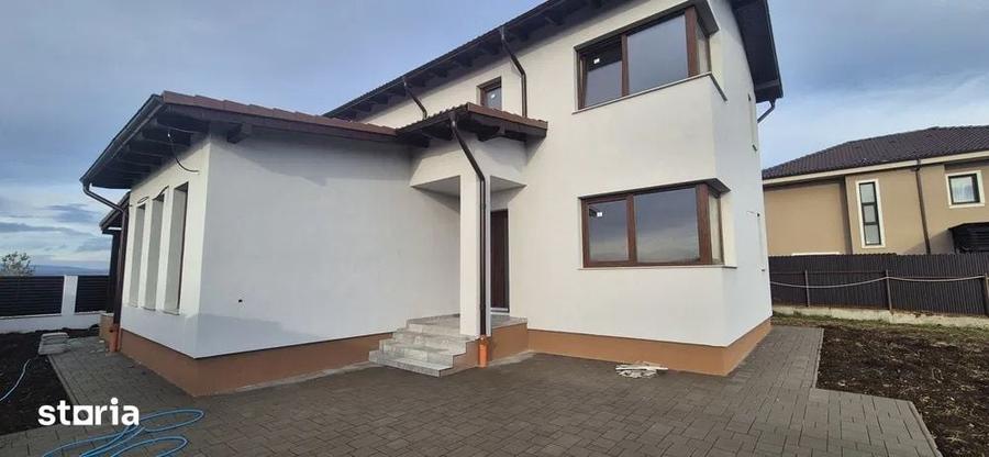 Casă cu 4 camere cu Teren 610 Mp în Apahida