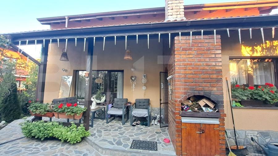 Casă individuală cu 5 camere cu Canalizare în Tohanu Nou