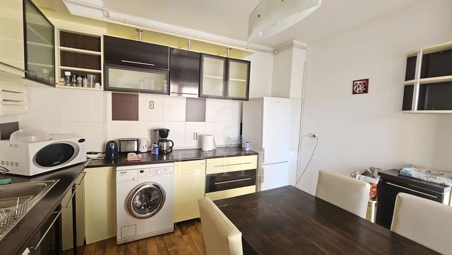Apartament cu 4 camere decomandat, mobilat în Zorilor