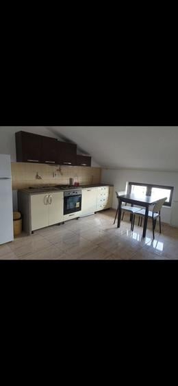 Apartament cu 3 camere decomandat în Popoveni