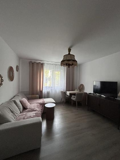 Apartament cu 3 camere nedecomandat în Drumul Găzarului