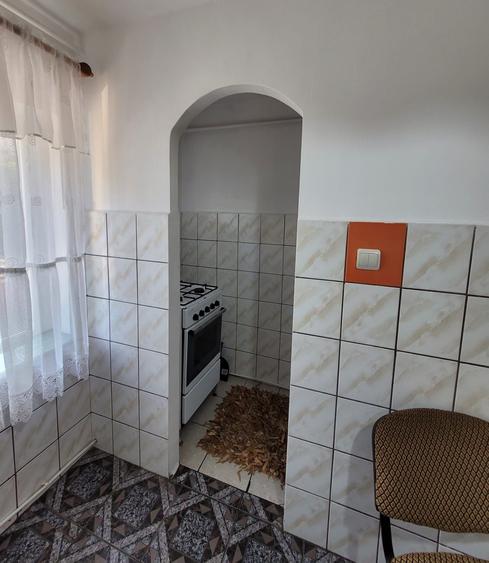 Apartament cu 3 camere decomandat în Exterior Vest