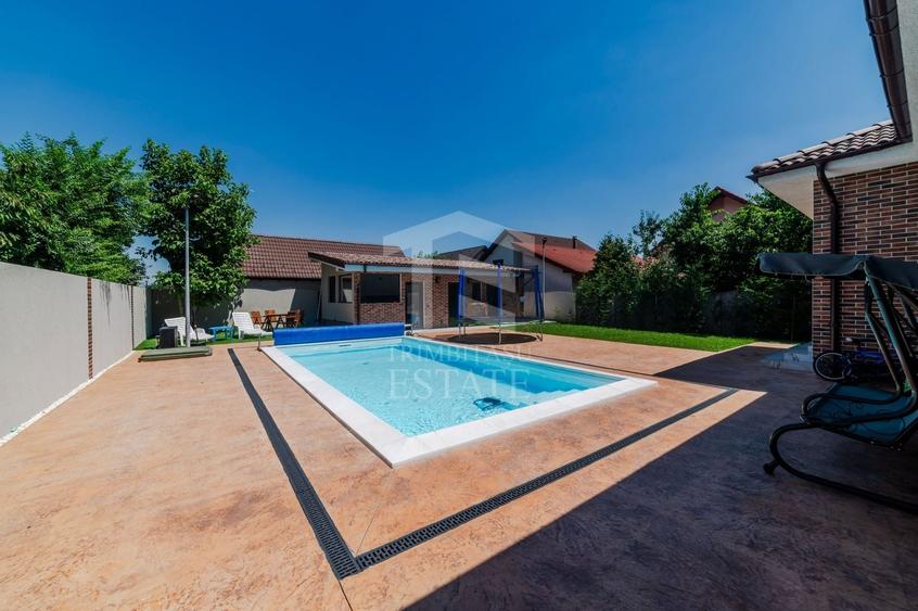 Casă individuală cu 6 camere cu Piscina în Chișoda