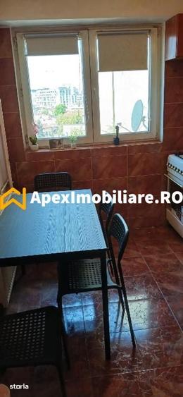 Apartament cu 3 camere semidecomandat în Grivița