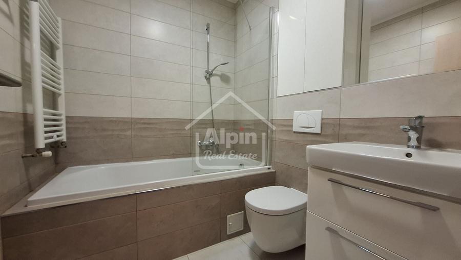 Apartament cu 2 camere decomandat în Tractorul