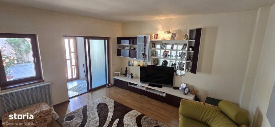 Casă cu 3 camere decomandat cu Teren 179 Mp în Coiciu