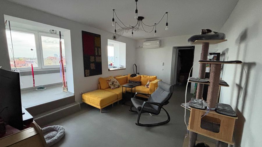 Apartament cu 2 camere semidecomandat în Victoriei