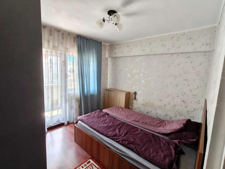 Apartament cu 4 camere decomandat în Central