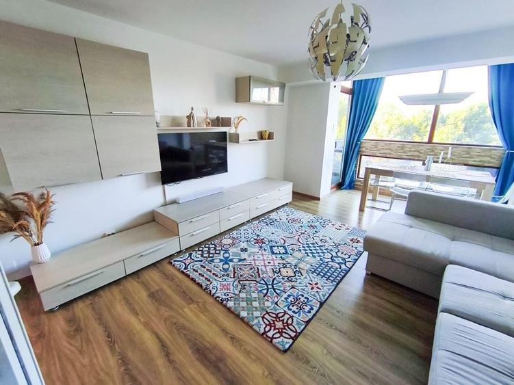 Apartament cu 3 camere decomandat în Malul Mureșului