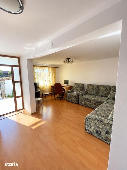 Casă cu 3 camere cu Teren 2300 Mp în Central