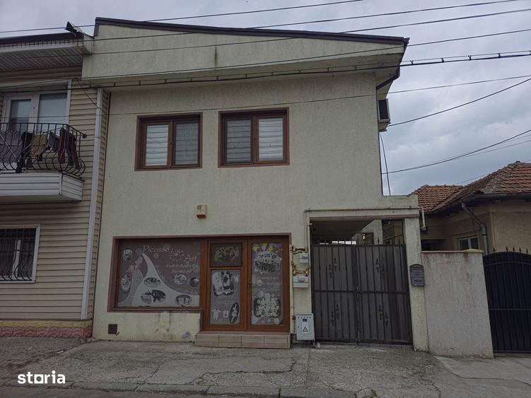 Casă cu 5 camere cu Teren 210 Mp în Coiciu