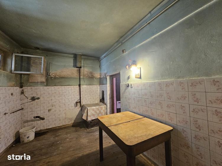 Casă cu 3 camere cu Teren 212 Mp în Central