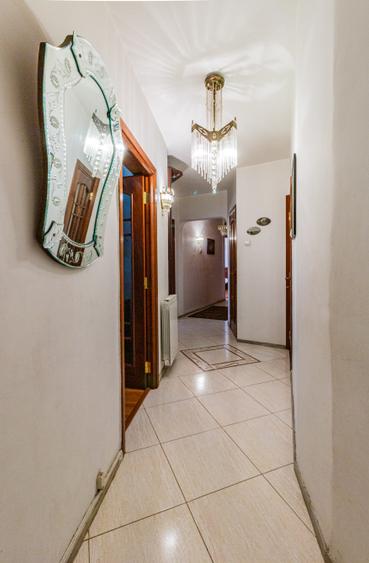 Apartament cu 4 camere decomandat, mobilat în Tineretului