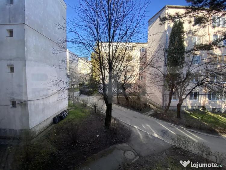Apartament cu 2 camere semidecomandat în Decebal