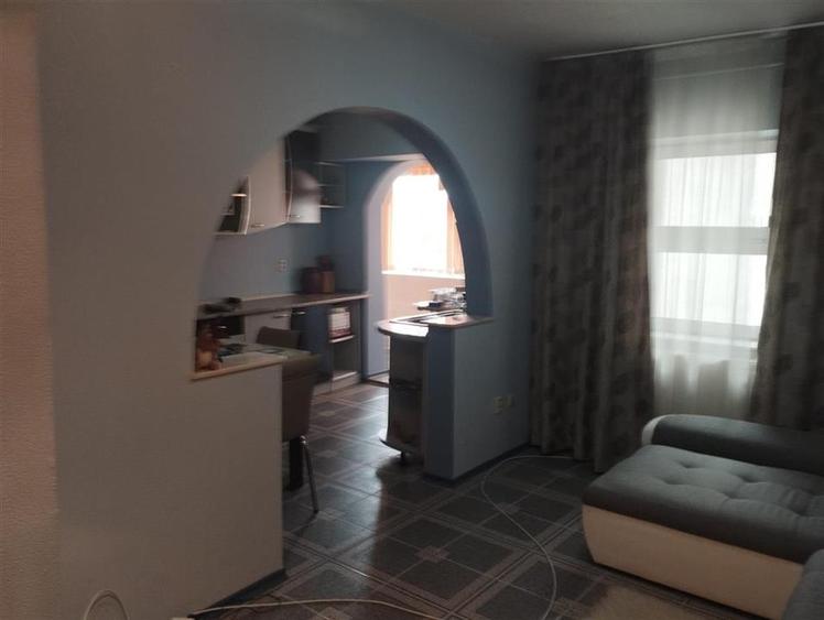 Apartament cu 4 camere decomandat, mobilat în Nord