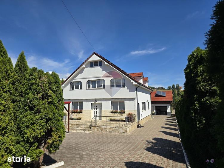 Casă cu 7 camere cu Teren 4431 Mp în Feleacu