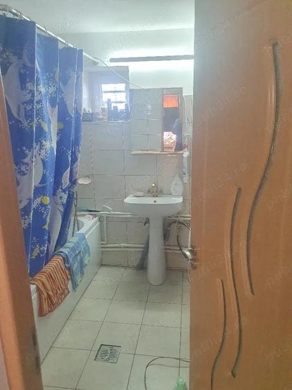 Casă cu 5 camere în Cogealac
