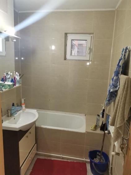 Apartament cu 2 camere decomandat în Micro 18