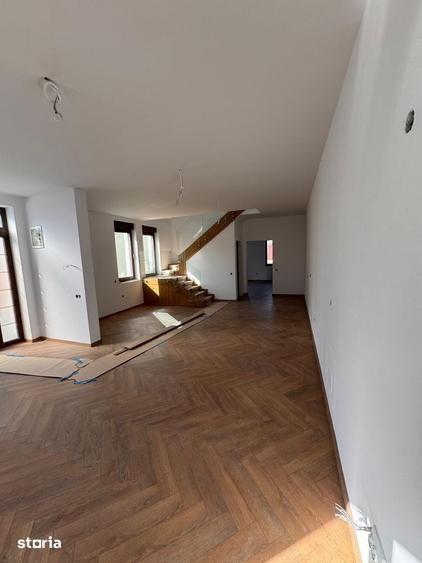 Casă cu 4 camere cu Teren 290 Mp în Gruia