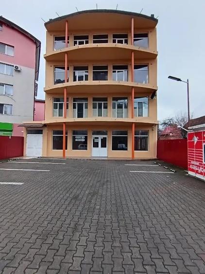 Spațiu comercial, de 300 mp, în 7 Noiembrie
