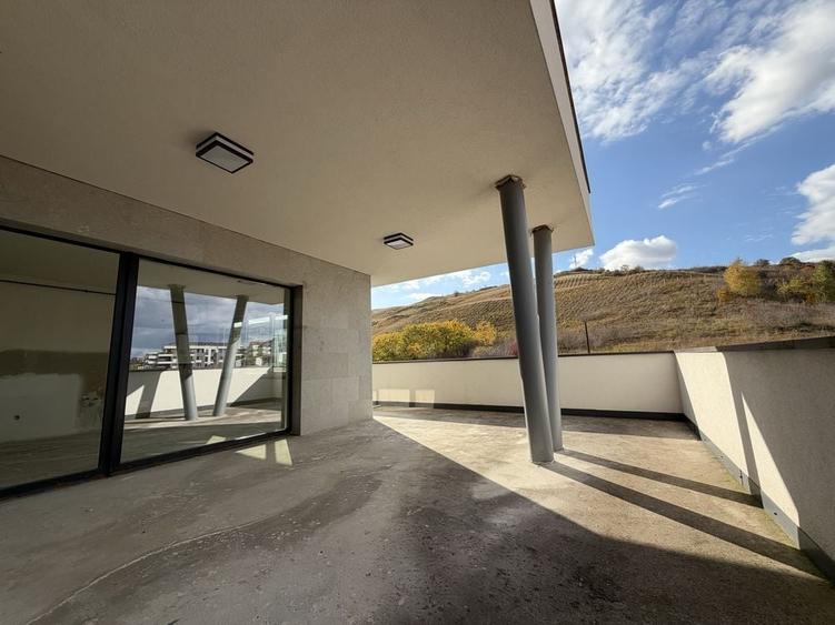 Apartament cu 3 camere decomandat în Făget