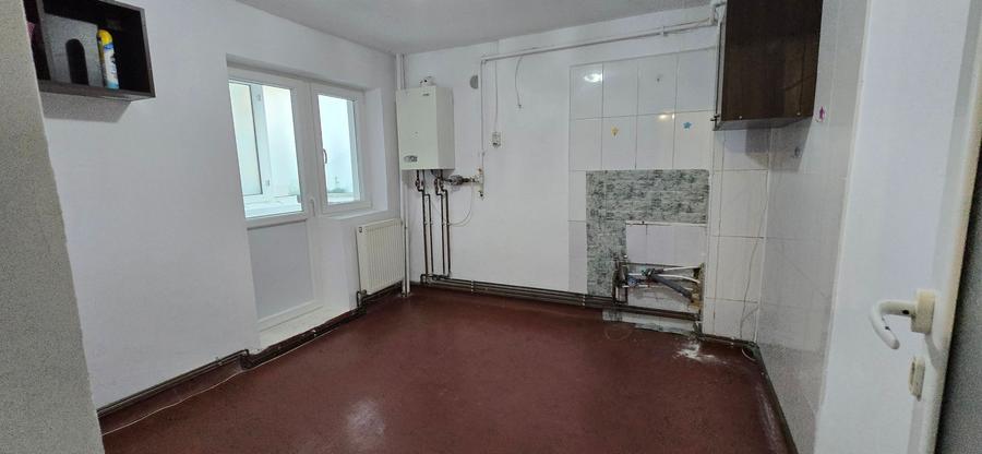 Vânzare apartament 3 camere , parter, micro 5 Târgoviște - 10