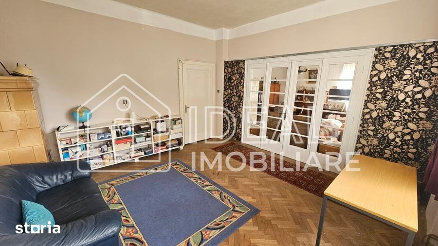 Casă cu 6 camere cu Teren 900 Mp în Calea Poplăcii
