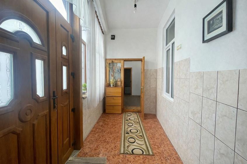 Casă individuală cu 3 camere cu Canalizare în Ultracentral