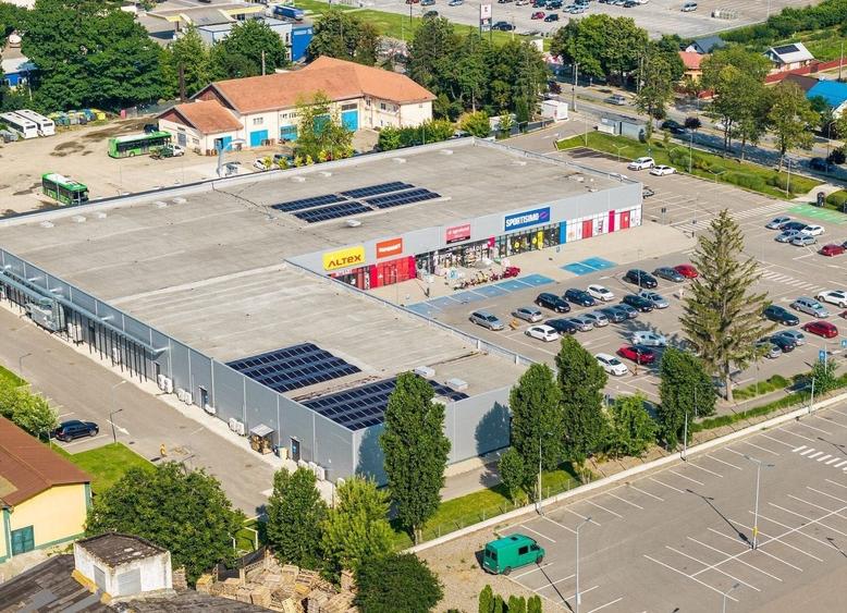 Spațiu comercial, de 5,360 mp, în Central
