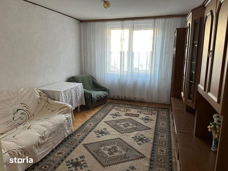Apartament cu 2 camere decomandat în Policlinica