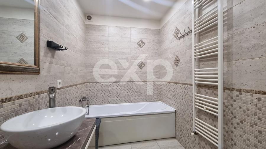 Apartament cu 3 camere decomandat, mobilat în Florești