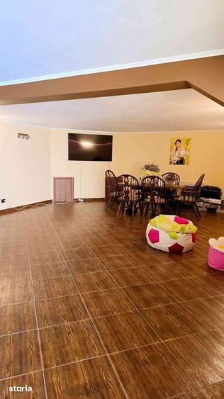 Casă cu 4 camere cu Teren 416.98 Mp în Olanu