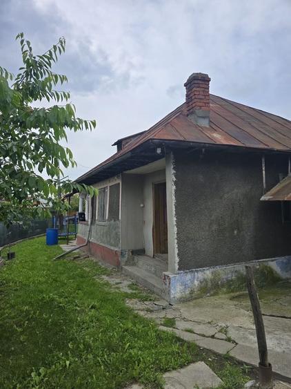 Casă cu 4 camere în Cocorăștii Mislii