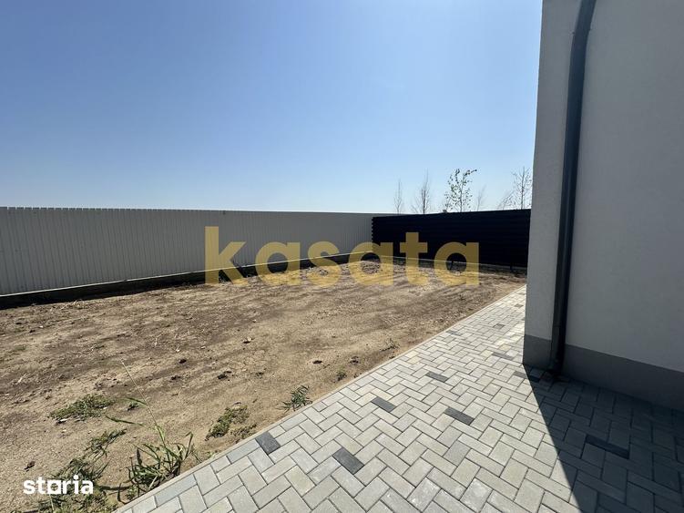 Casă cu 4 camere cu Teren 400 Mp în Domnești