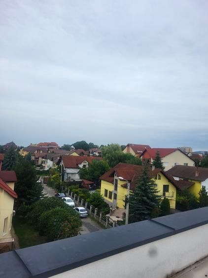 Penthouse cu 4 camere decomandat în Europa