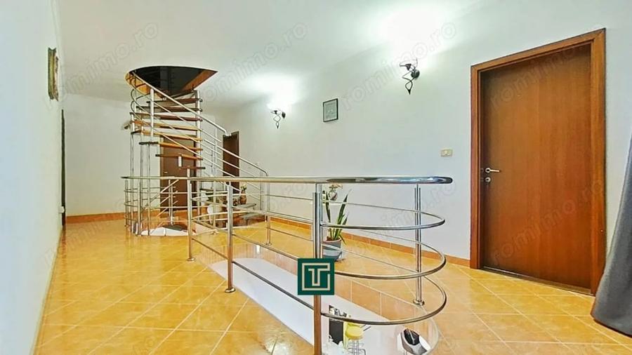 Casă cu 15 camere cu Teren 1000 Mp în Fântânele