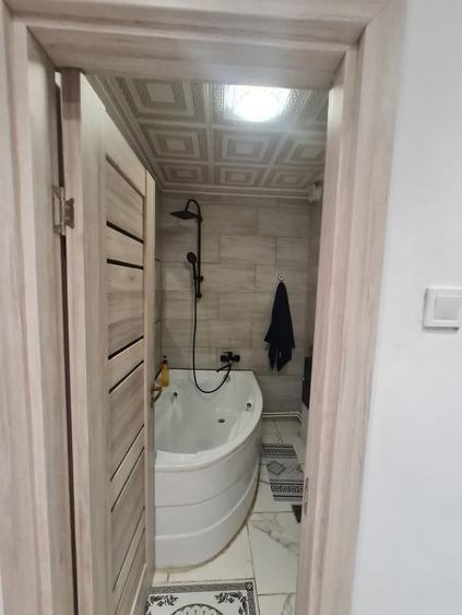 Garsonieră decomandată în Central