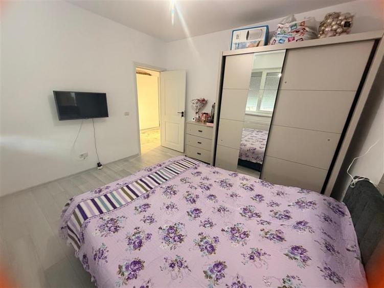 Apartament cu 2 camere decomandat în Aeroport