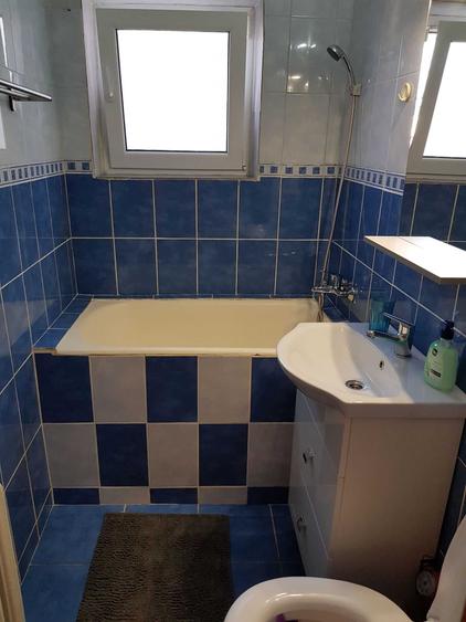 Apartament cu 3 camere semidecomandat în Sud