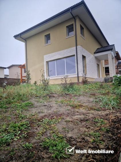 Casă individuală cu 4 camere cu Canalizare în Exterior Est