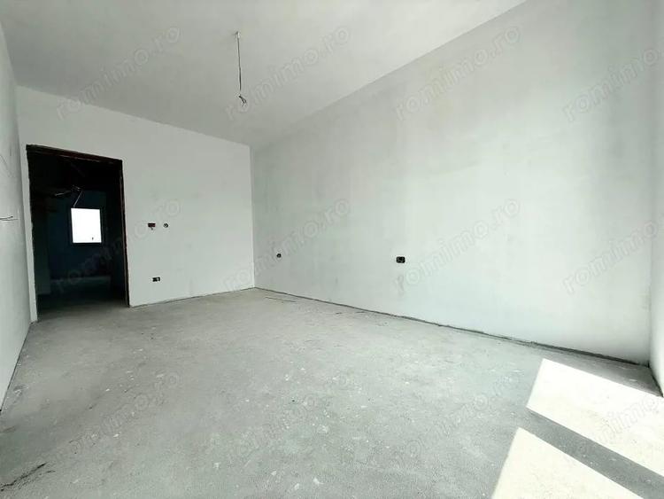 Casă cu 5 camere cu Teren 360 Mp în Urseni