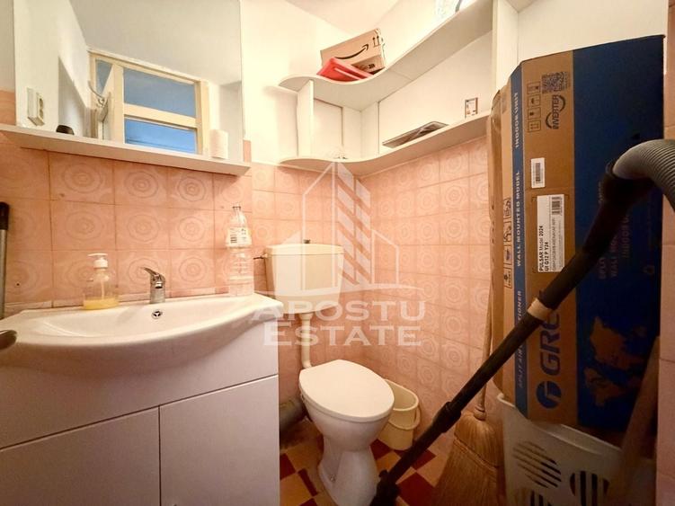 Apartament cu 3 camere decomandat, mobilat în Lipovei