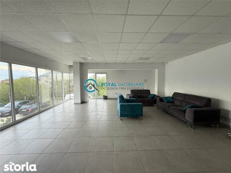 Spațiu comercial, de 954 mp, în Central
