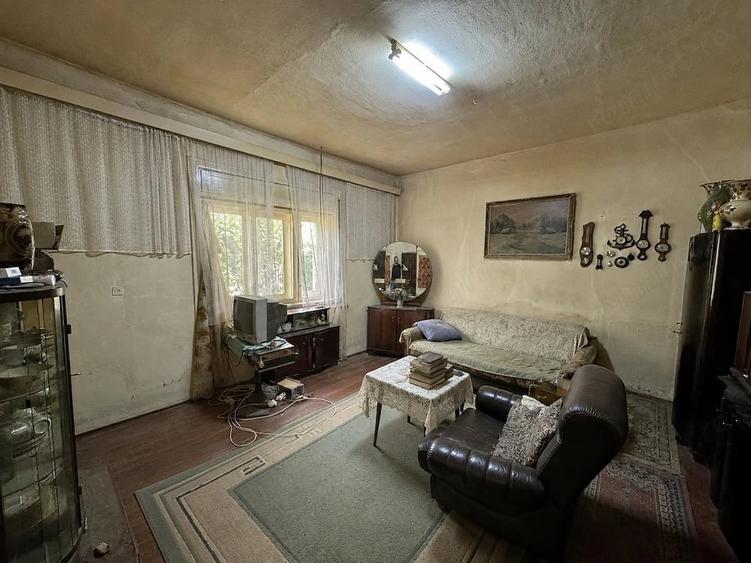 Casă cu 3 camere cu Teren 755 Mp în Sălard