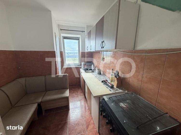 Apartament cu 3 camere semidecomandat în Central