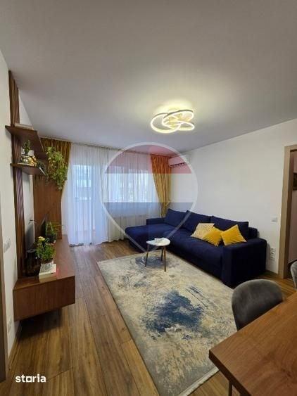 Apartament cu 3 camere în Podu Roș