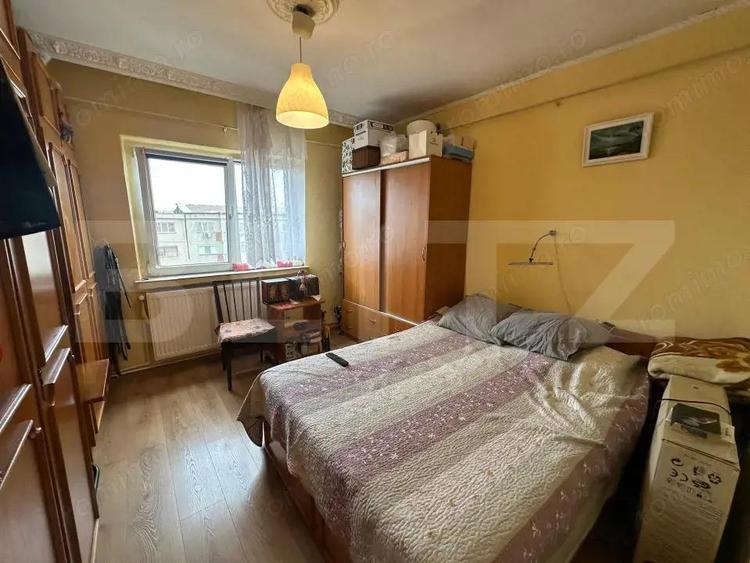 Apartament cu 3 camere decomandat, mobilat în Central