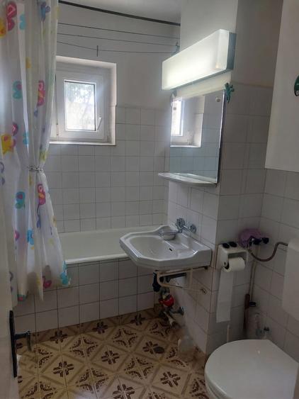 Apartament cu 2 camere decomandat în Far