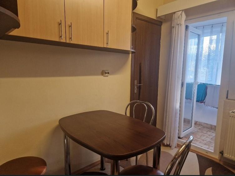 Apartament cu 2 camere decomandat în Între Lacuri